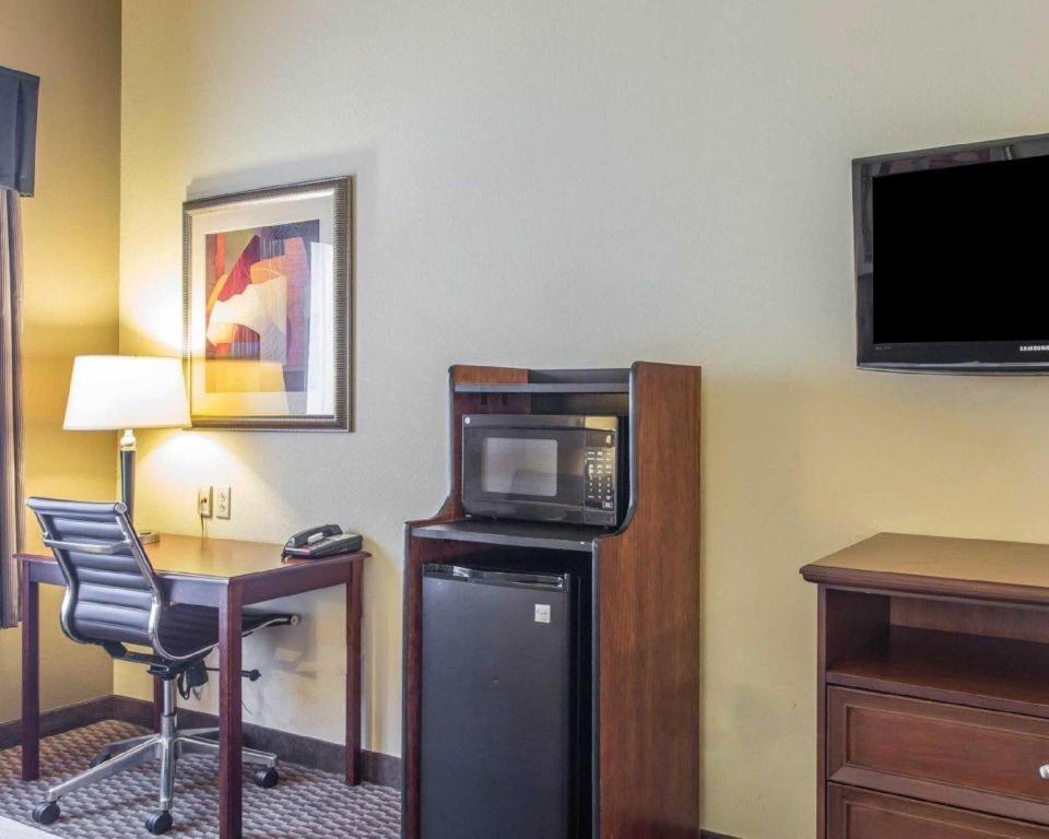 מדיסונוויל Comfort Inn & Suites מראה חיצוני תמונה