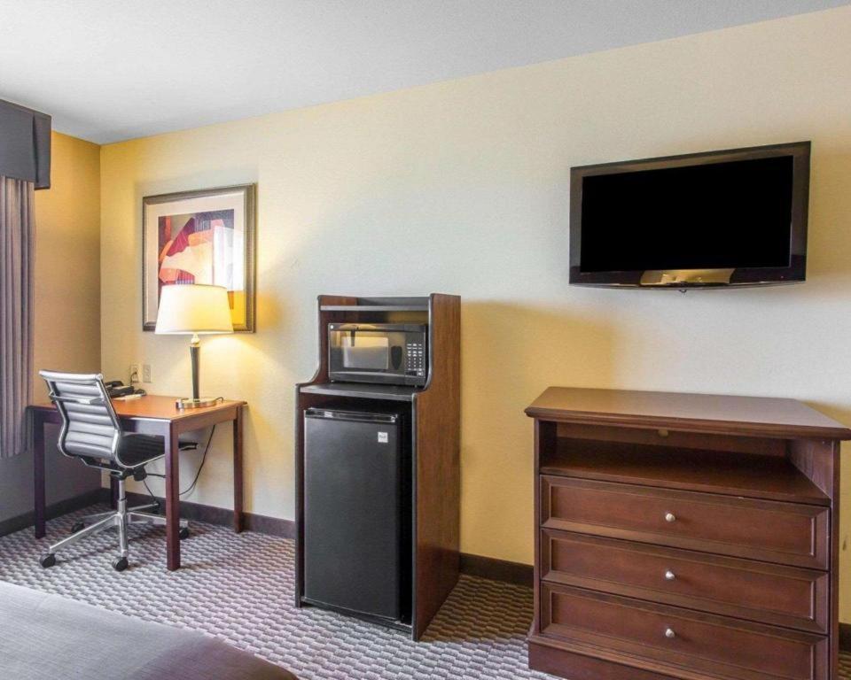 מדיסונוויל Comfort Inn & Suites מראה חיצוני תמונה