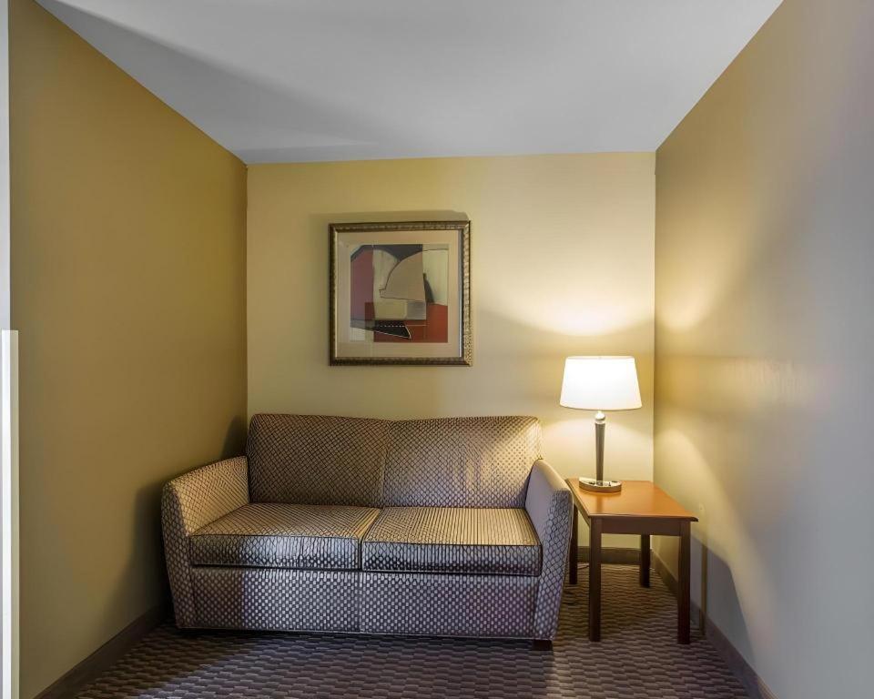 מדיסונוויל Comfort Inn & Suites מראה חיצוני תמונה