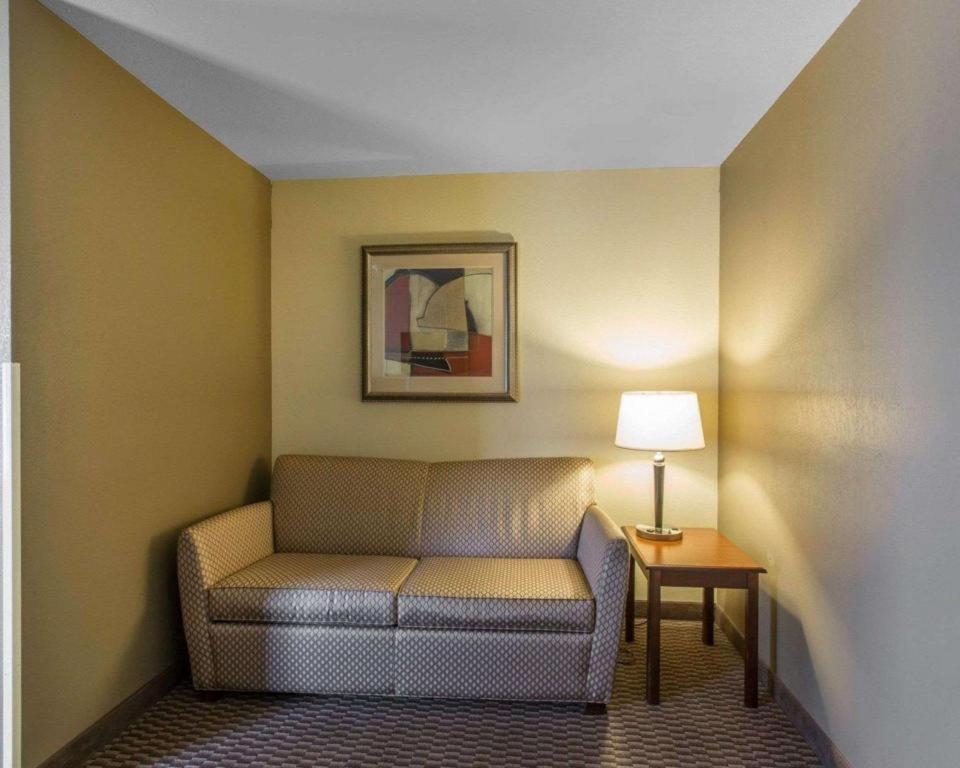 מדיסונוויל Comfort Inn & Suites מראה חיצוני תמונה