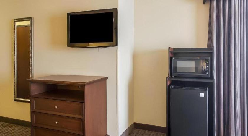 מדיסונוויל Comfort Inn & Suites מראה חיצוני תמונה